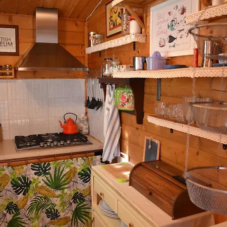 The Fool & The Princess Wooden House 2 Holiday home *